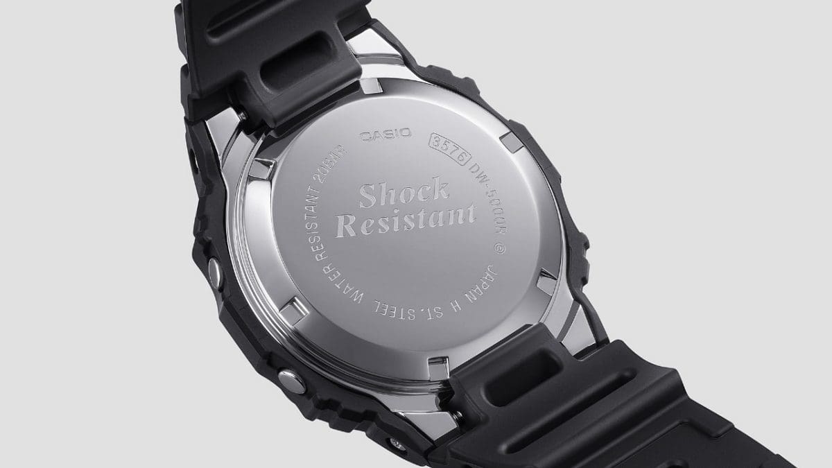DW-5000R-1A Beautifully mirror-polished case back