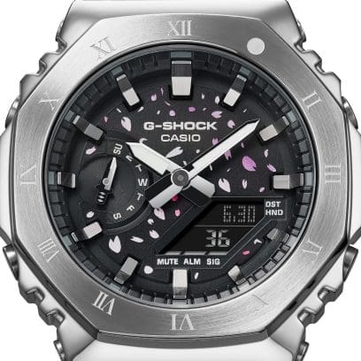 GM-2100TTTR-8A The dial is adorned with a cherry blossom motif in a delicate gradient finish