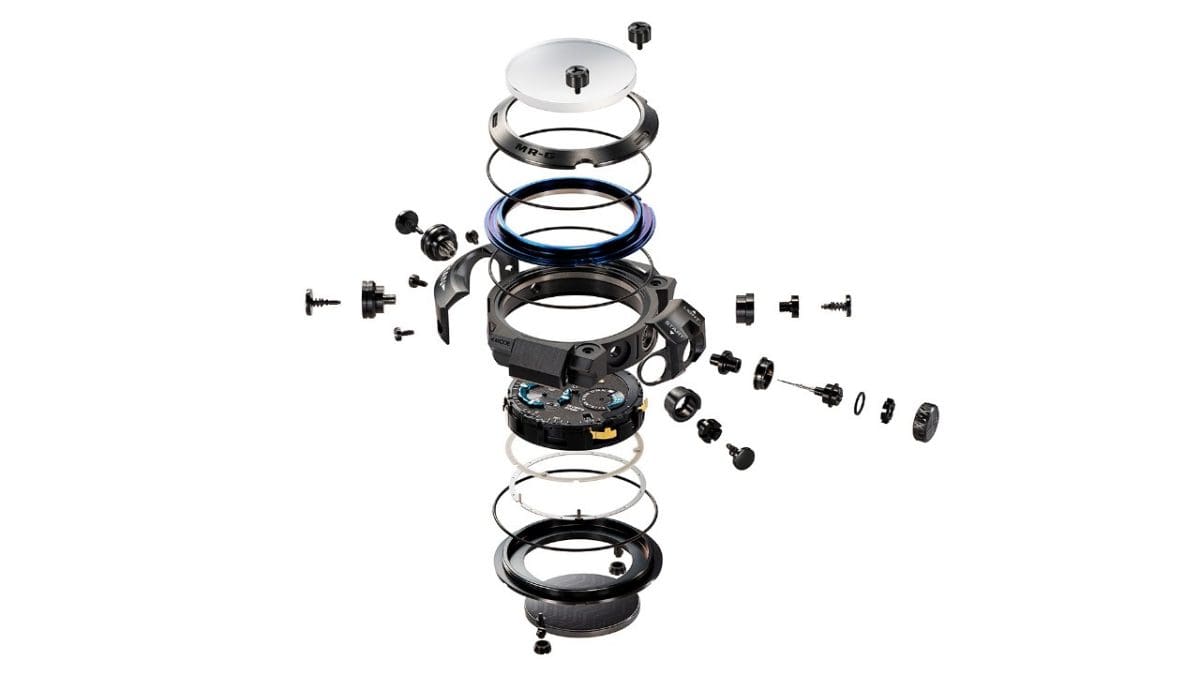 MRG-BF1000RG-3A Highly airtight titanium exterior with multi-component structure offering ISO 200-meter water resistance