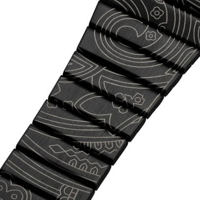 Nahaufnahme des Paisley-Musters auf dem Armband