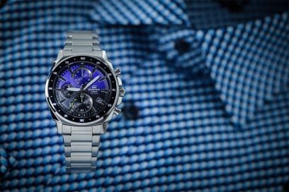 Gehäuse und Armband der EDIFICE Armbanduhr EFV-600D-2AVU direkt von vorn.