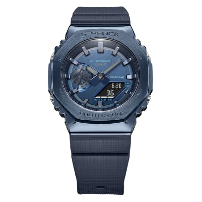 Gehäuse und Armband der G-SHOCK Armbanduhr GM-2100N-2A direkt von vorn.
