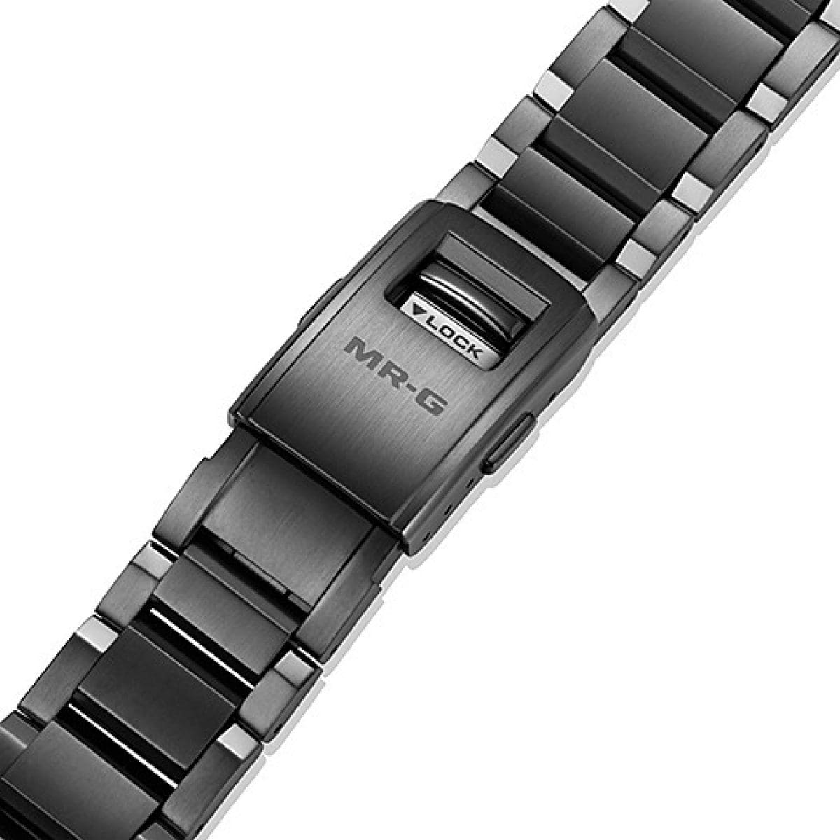 Graues Armband der MRG-B2000B-1A mit Blick auf die geschlossene Schließe. Darin ist der Schriftzug MR-G eingraviert