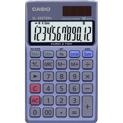 Vista frontal de la sencilla calculadora SL-320TER+ de CASIO con carcasa violeta metalizada, pantalla grande y teclas numéricas.