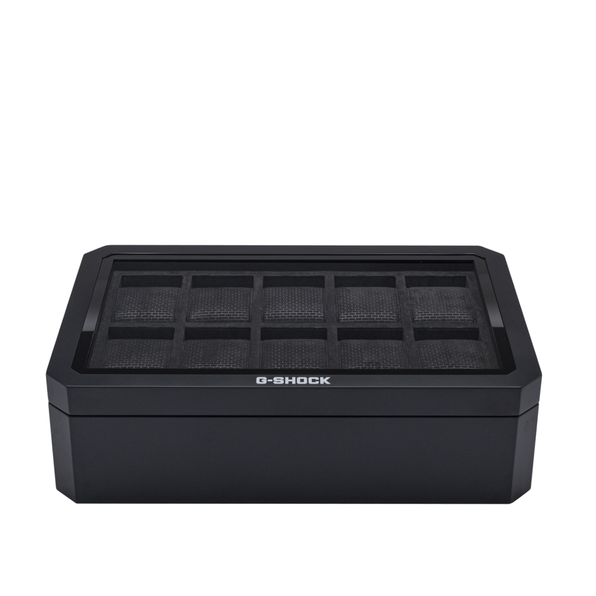 Vista frontal de la caja del reloj cerrada. El logotipo de G-SHOCK es visible en el borde inferior de la tapa.