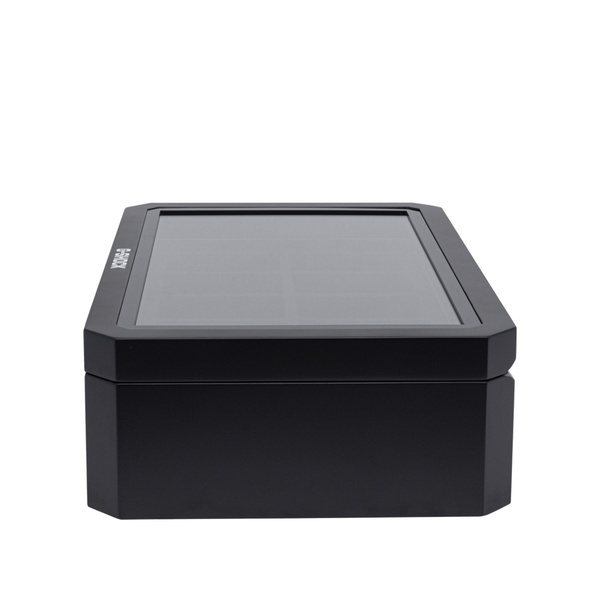 Vista del lado corto de la caja de reloj cerrada, que puede contener 10 relojes.