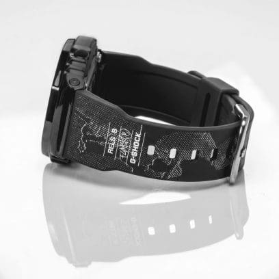 El logotipo de Rels B y G-SHOCK se puede ver en la correa del reloj G-SHOCK GM-S2110B-8ARLSB.