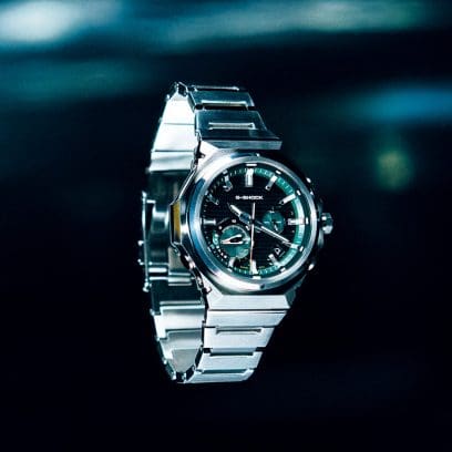 El GST-B1000D-3AER esta flotando en el aire.