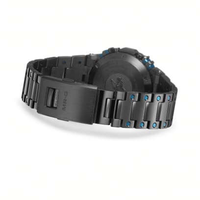 Vista trasera del MRG-B5000BA-1 con la pulsera cerrada. En el cierre se puede ver la inscripción MR-G.