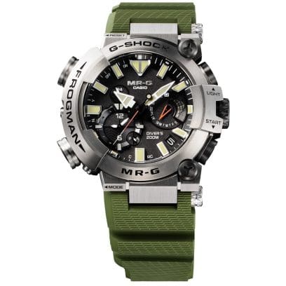 Vista frontal del MRG-BF1000RG-3ADR. La forma típica del FROGMAN con el foco en el lado izquierdo de la caja es claramente visible.