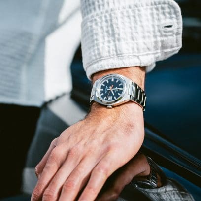 A man with a white shirt wears the EFB-109D-1AV