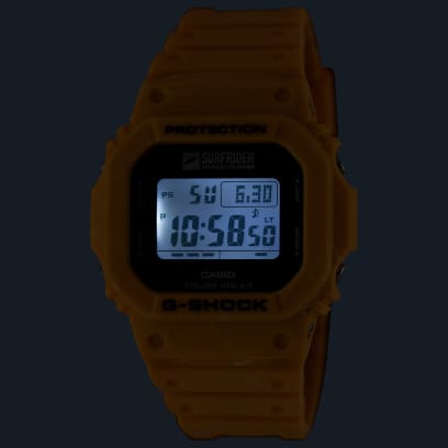 G-5600SFJ-9 in the dark with the backlight switched on
