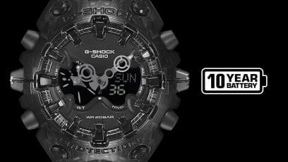 The G-SHOCK GA-V01SKE-8AER has a battery with a lifespan of up to 10 years and an analog-digital dial with large indices that overlap the glass.