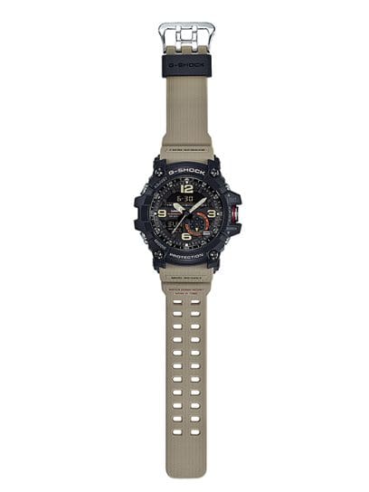 The double-row perforated bracelet of the GG-1000-1A5ER has a textured surface in a fine herringbone pattern.
