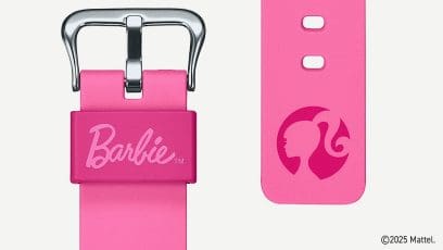 GMA-S110BE-4AER bracelet with silver metal clasp. The Barbie™ logo can be seen on the band holder. On the other end of the bracelet is the typical silhouette head.