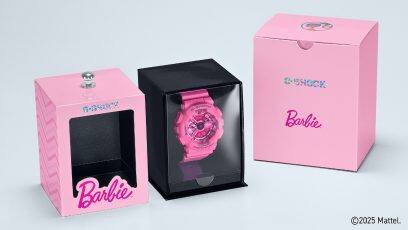 The pink GMA-S110BE-4AER in its matching packaging, which consists of three elements.