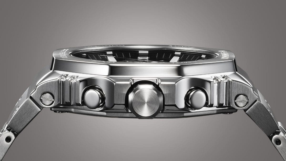 GMC-B2100D-1A Slim design achieved with high-density mounting