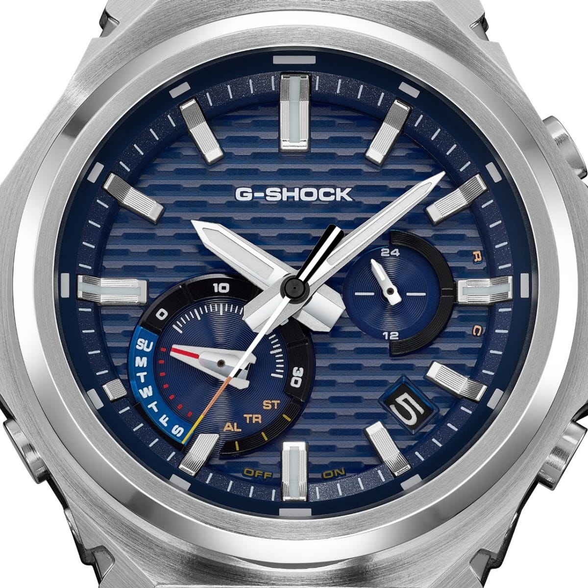 Close-up of the dial of the GST-B1000D-2AER with subtle accents of the typical G-SHOCK colors red, blue and yellow