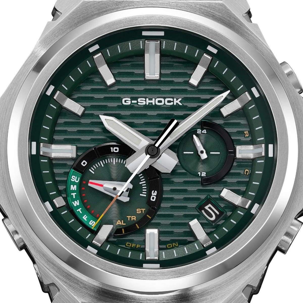 Close-up of the dial of the GST-B1000D-3AER with subtle accents of the typical G-SHOCK colors red and yellow