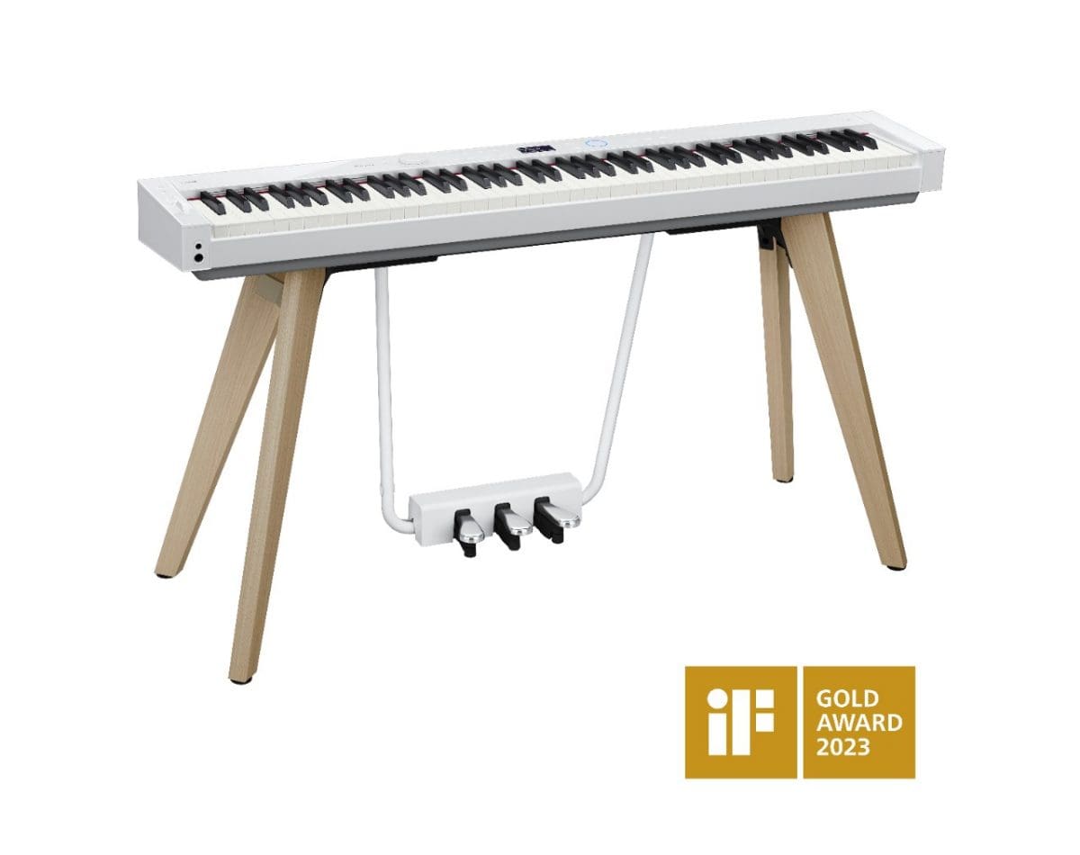 Vue d'ensemble du piano numérique CASIO Privia PX-S7000 en blanc avec support et pédales intégrés.