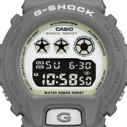 Gros plan sur l'affichage numérique de la montre G-SHOCK DW-6900HD-8
