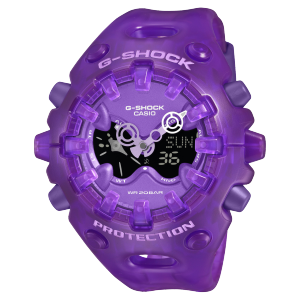 Vue de face de la montre-bracelet G-SHOCK GA-V01SKE-6AER ​​violette semi-transparente avec cadran analogique-numérique