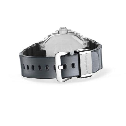 Vue arrière du GMC-B2100Y-1AER avec bracelet fermé et fermoir argenté