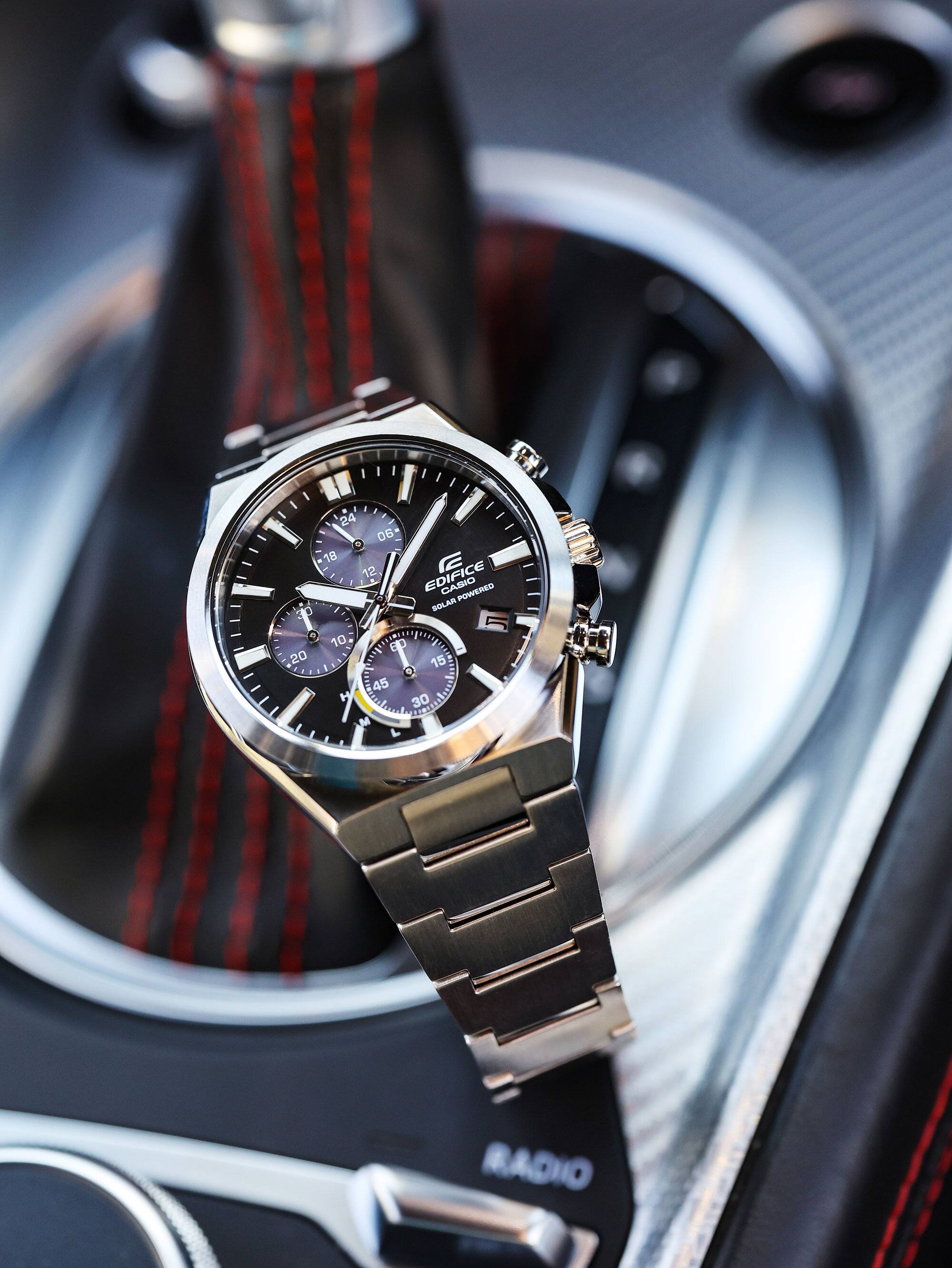 EQS-950D-1AV | EDIFICE Kronograf Bertenaga Surya | CASIO INDONESIA