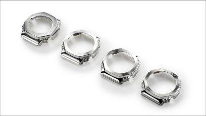 GM-2110D-2B Bezel segi delapan dibuat dengan proses penempaan, pemotongan, dan pemolesan yang cermat, sampai ke bagian penyambung di sisi bawah, dengan finishing motif serat mengkilap pada setiap permukaan.