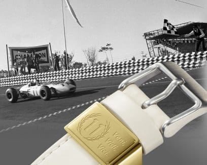 ECB-2300HR-1A Memorial engraving capturing the moment of the first victory 