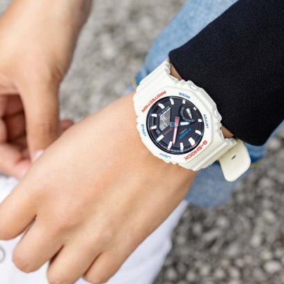 GMA-S2100WT-7A1JF GMA-S2100WT-7A1JF CASIO G-SHOCK ミッドサイズ トリコロール　限定品　2021年11月発売