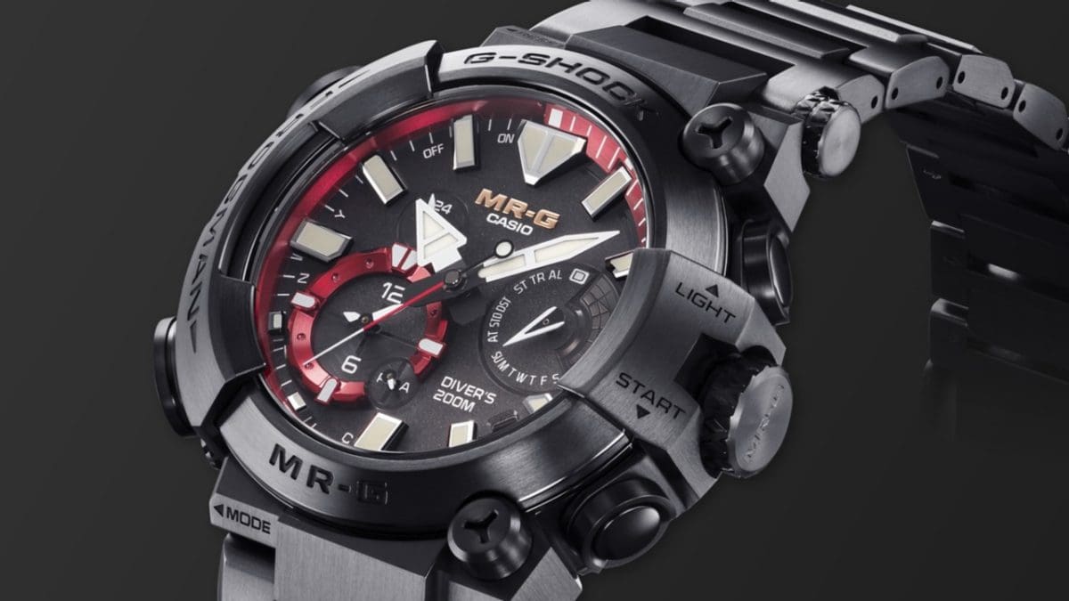 MRG-BF1000B-1A Deep red accent colour for a striking sense of presence