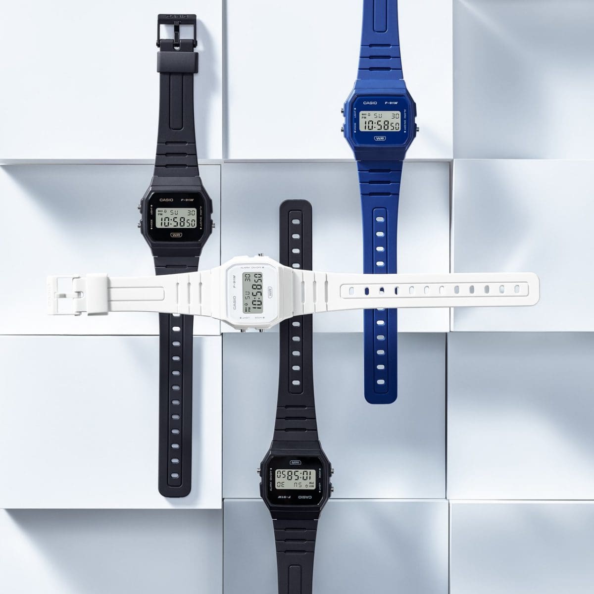 Da sinistra:  F-91WB-8A, F-91WB-7A, F-91WB-1A, F-91WB-2A1