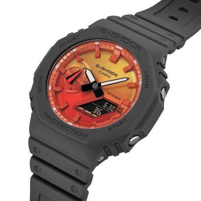 Immagine obliqua dell'orologio da polso G-SHOCK GA-2100FL-8A con quadrante analogico e piccolo datario digitale