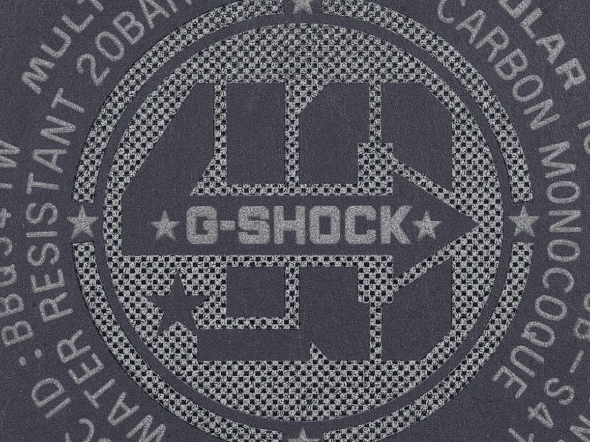 Retro della cassa del GCW-B5000UN-1 con inciso il logo del 40° anniversario di G-SHOCK.