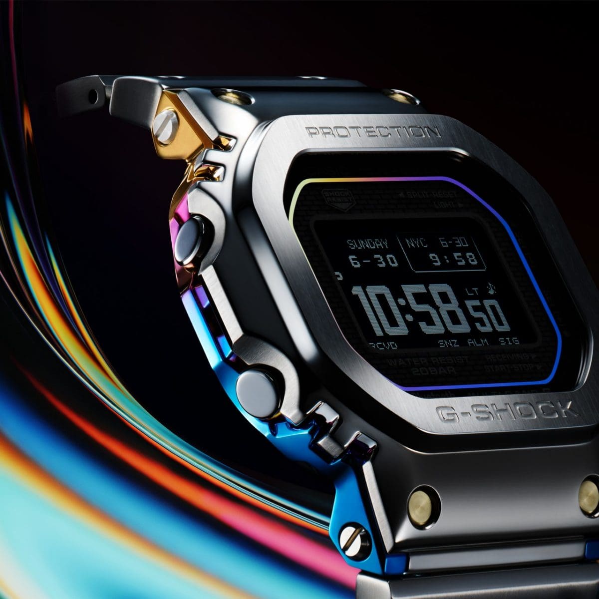 La parte inferiore della cassa dell'orologio da polso G-SHOCK GMW-BZ5000RC-1ER presenta un design arcobaleno.
