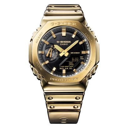 Vista frontale del GM-2100YMG-9A in oro con quadrante nero