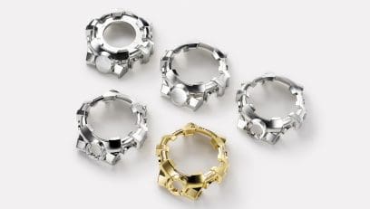 GM-700G-9A  Impressionante bellezza racchiusa in una lunetta in metallo