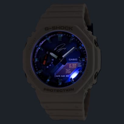 GA-2100RI25-7A ライト点灯時 