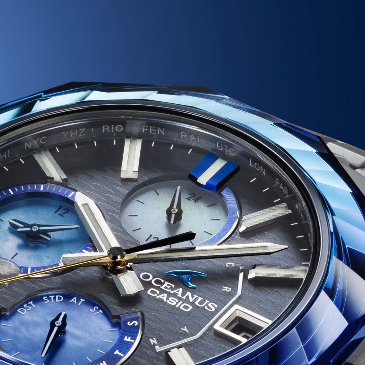 OCW-S6000AP-1A サファイアガラスベゼルに刻まれた躍動する波の造形