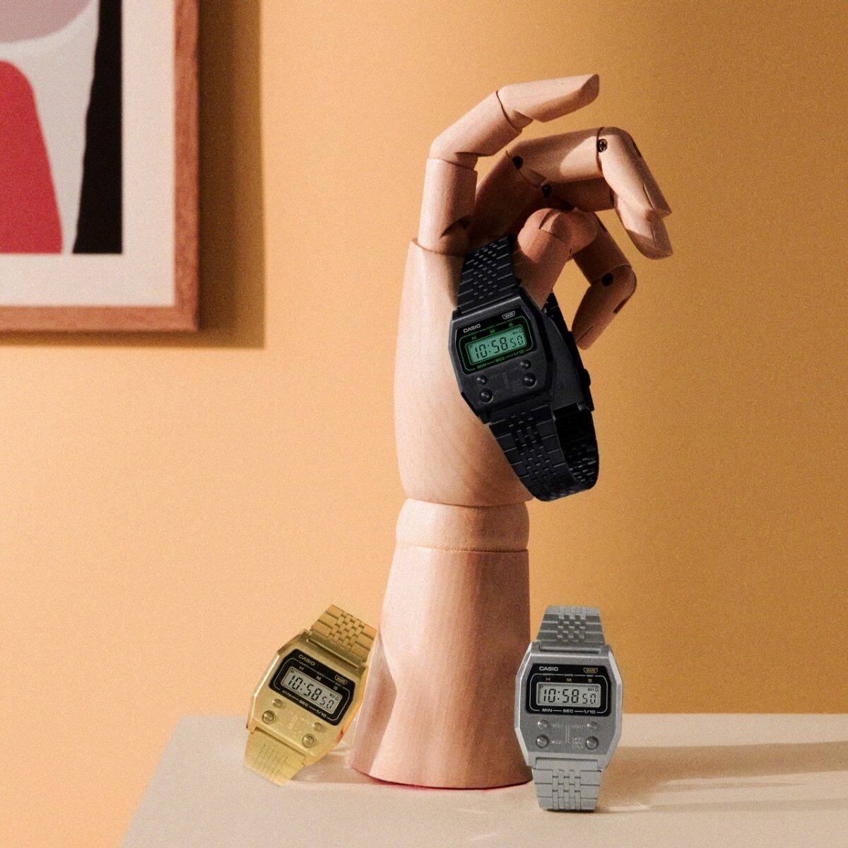 ពីផ្នែកខាងឆ្វេង៖ A1100G-5A, A1100B-1, A1100D-1