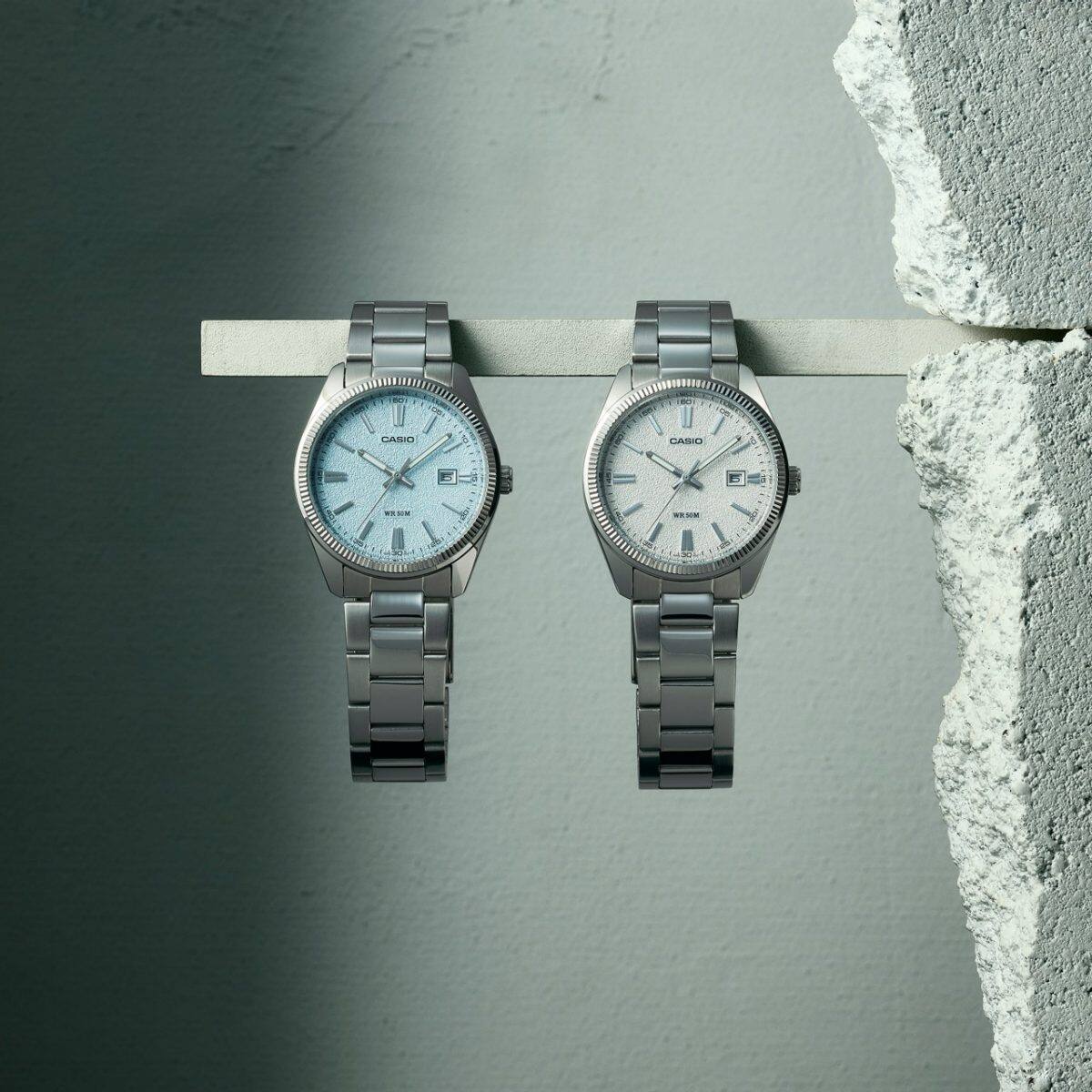 ពីផ្នែកខាងឆ្វេង៖ MTP-1302DA-2A2V, MTP-1302DA-7AV