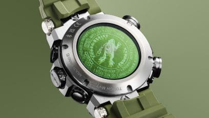 يتميز الطراز MRG-BF1000RG-3A بجهة خلفية للهيكل مثبّتة ببراغٍ ومصنوعة من التيتانيوم ومزوّدة بالكريستال الياقوتي #5