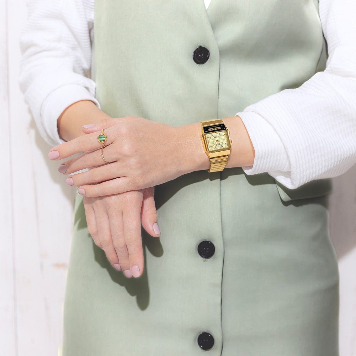 Estilo CASIO AQ-800EG-9A