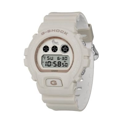 Detalle del Reloj CASIO G-SHOCK Shiba Inu DW-6900SHB-7DR blanco