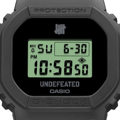 Pantalla digital del Reloj G-SHOCK CASIO Undefited Collab DWE-5600UD-1