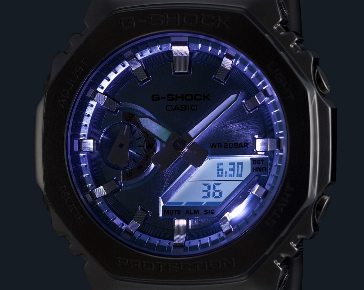 Luz Led G-SHOCK CASIO GM-2110D-8A