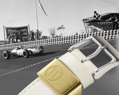 ECB-2300HR-1A Memorial engraving capturing the moment of the first victory 