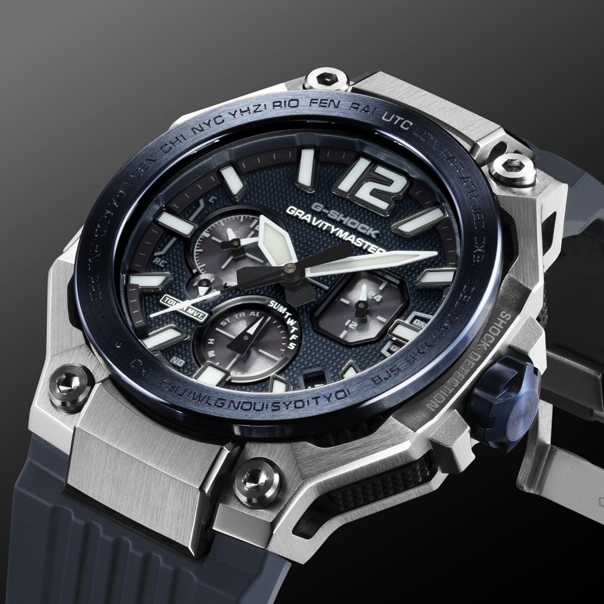 GWR-B3000-1A Reliable readability: An instrument panel on the wrist