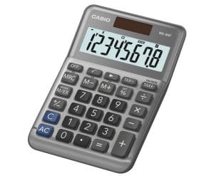 Vooraanzicht van de tafelrekenmachine MS-80F van CASIO met grijze behuizing, groot display en cijfertoetsen.